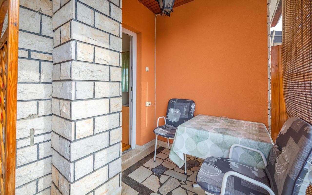 Ferucio House With Apartments Umag Exterior foto